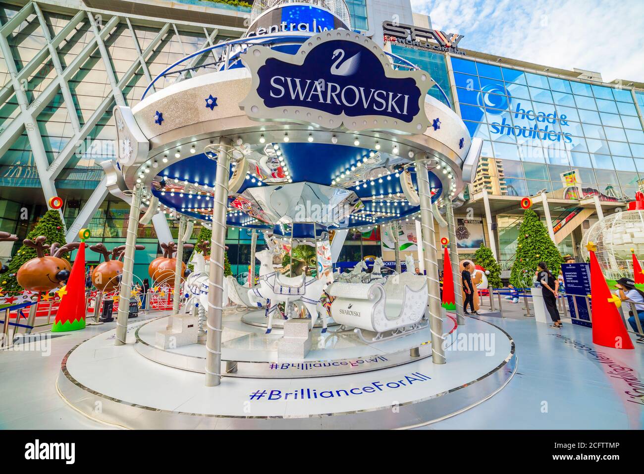 BANGKOK, THAÏLANDE - 16 DÉCEMBRE 2018 - stand d'exposition en plein air Swarovski devant le centre commercial le 16 décembre 2018 à Bangkok, Thaïlande Banque D'Images