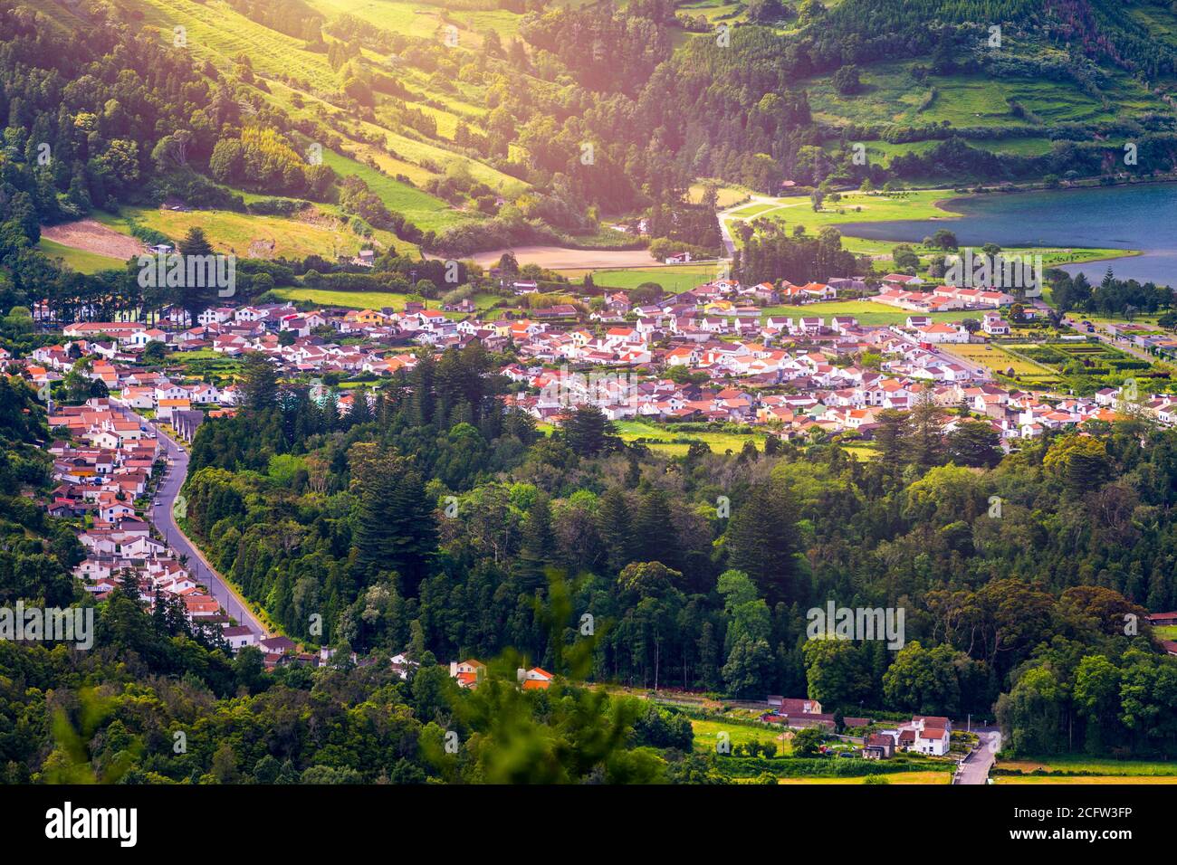 L'étonnante lagune des sept villes (Lagoa Das 7 Cidades), à Sao Miguel Açores, Portugal. Lagune des sept villes, île de Sao Miguel, Azore Banque D'Images