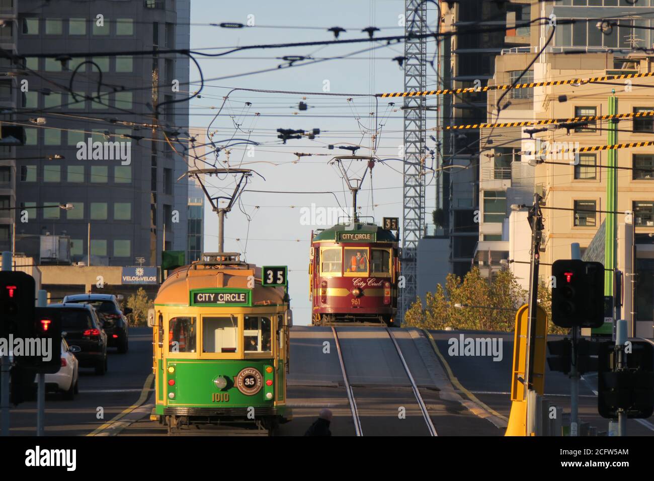 Melbourne Australie. Scènes de la vie quotidienne à Melbourne en Australie. Trams historiques sur la Trobe Street Melbourne . Banque D'Images
