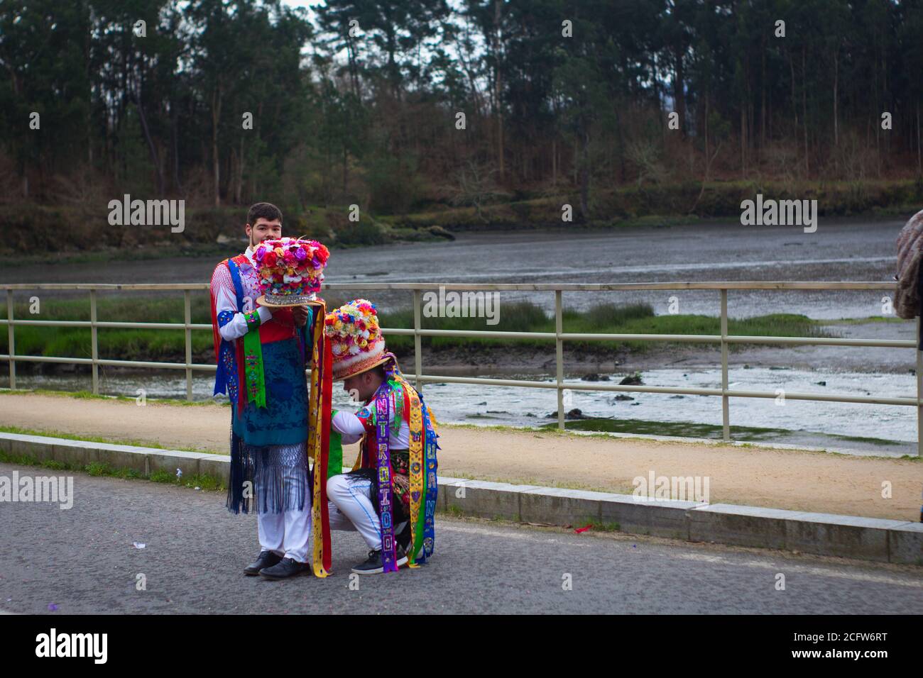 Célébration de la « Carnaval de Cobres », à Vilaboa, Pontevedra, Espagne. Février 2020. Célébration traditionnelle avec costumes régionaux, musique et danses Banque D'Images