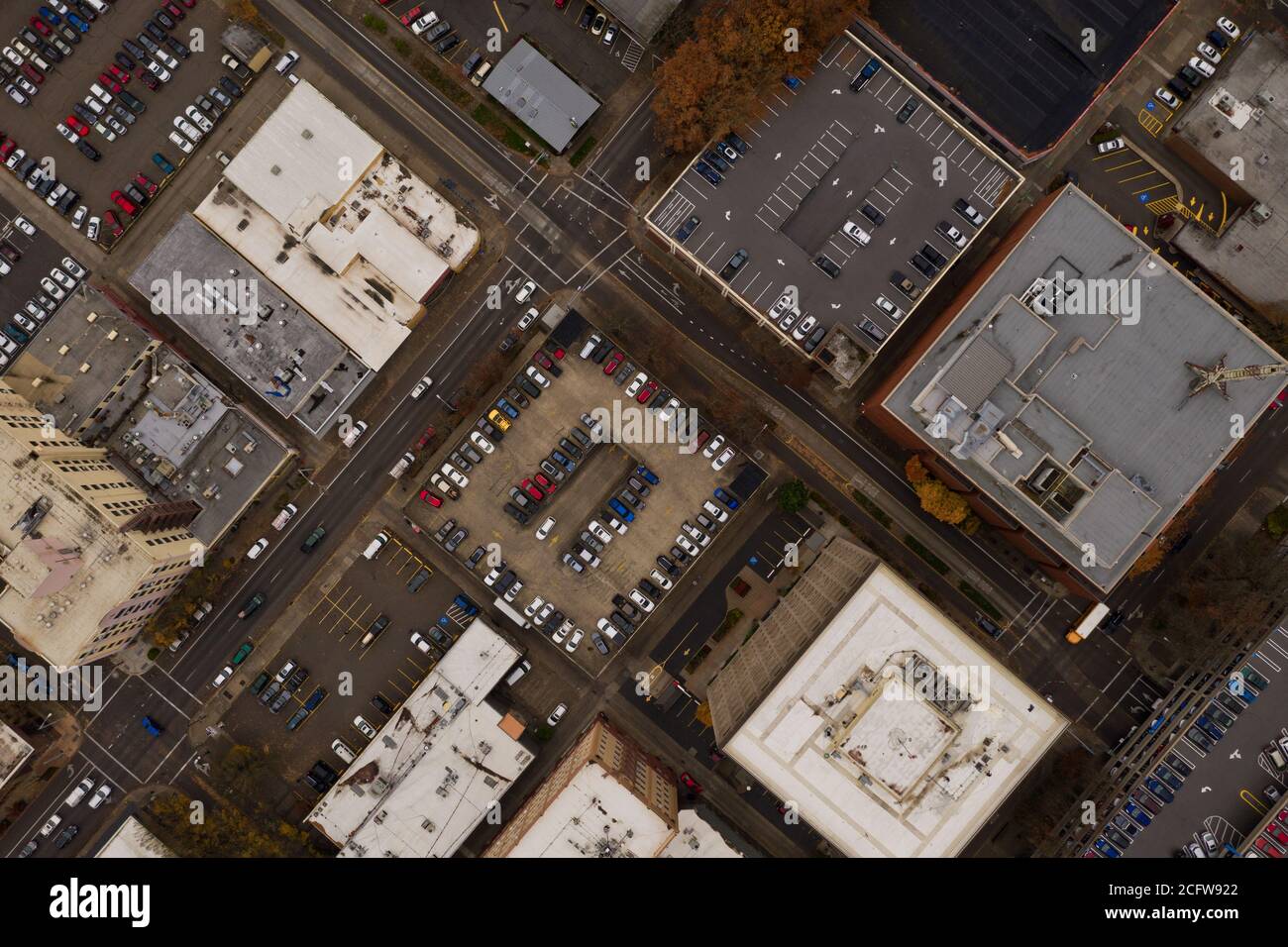Vue sur le centre-ville très animée par un drone Banque D'Images