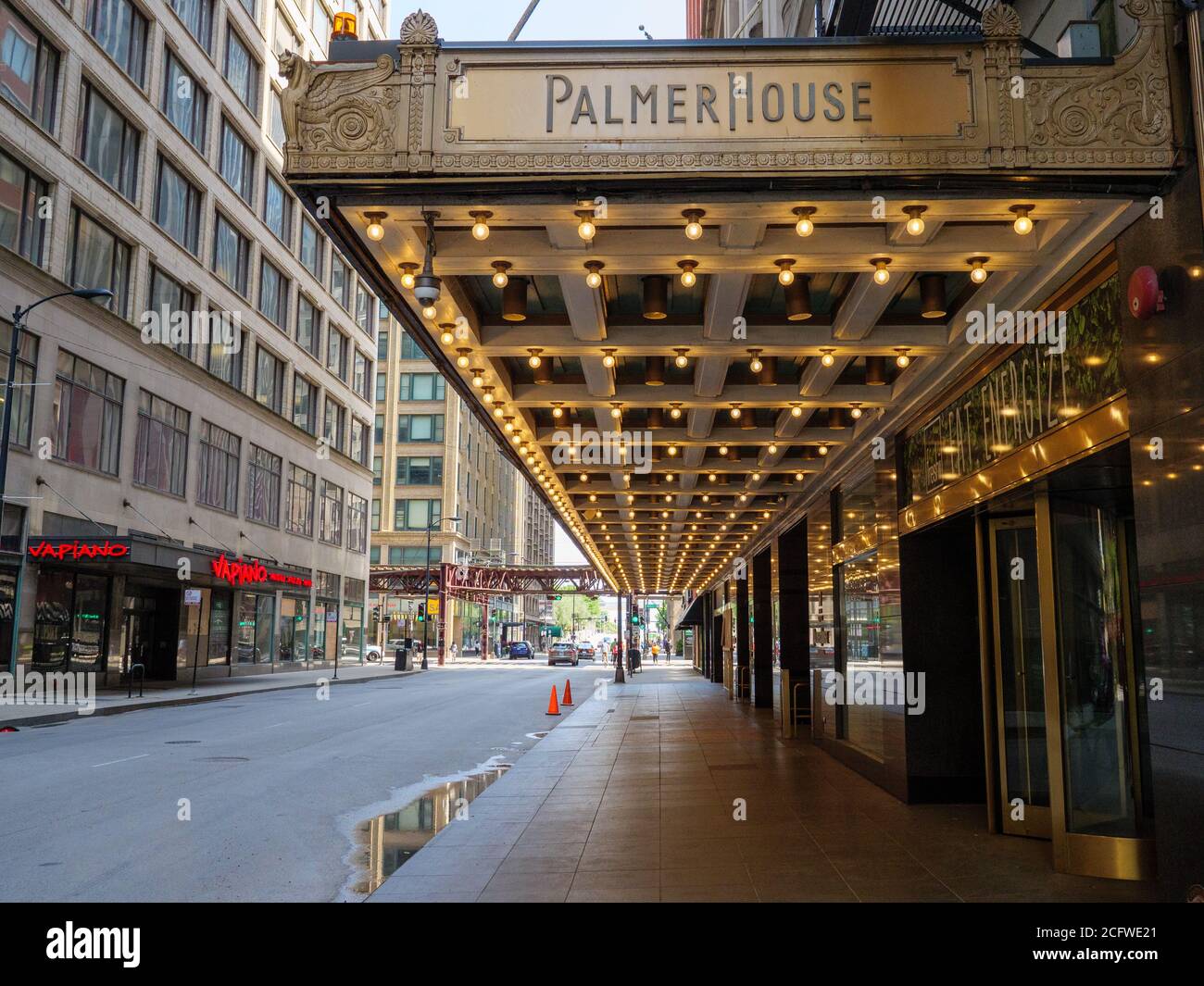 Chicago, Illinois, États-Unis. 7 septembre 2020. Le célèbre Palmer House Hotel peut fermer définitivement. Les propriétaires ont une dette de 300 millions de dollars et une procédure de forclusion contre eux a été déposée. La propriété avait été temporairement fermée en raison de la pandémie COVID-19. Banque D'Images
