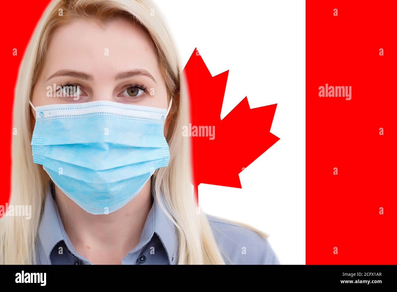Visage de femme masqué regardant la caméra sur fond de drapeau Canada. Le  concept d'attention à la propagation mondiale du coronavirus dans le monde  entier Photo Stock - Alamy