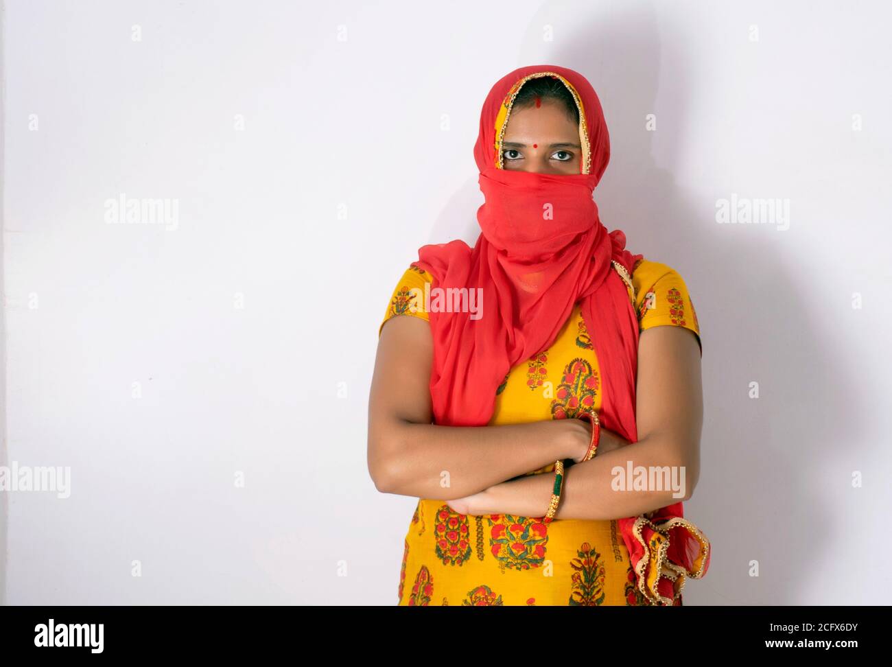 Femme indienne visage couvert de stalle Banque D'Images