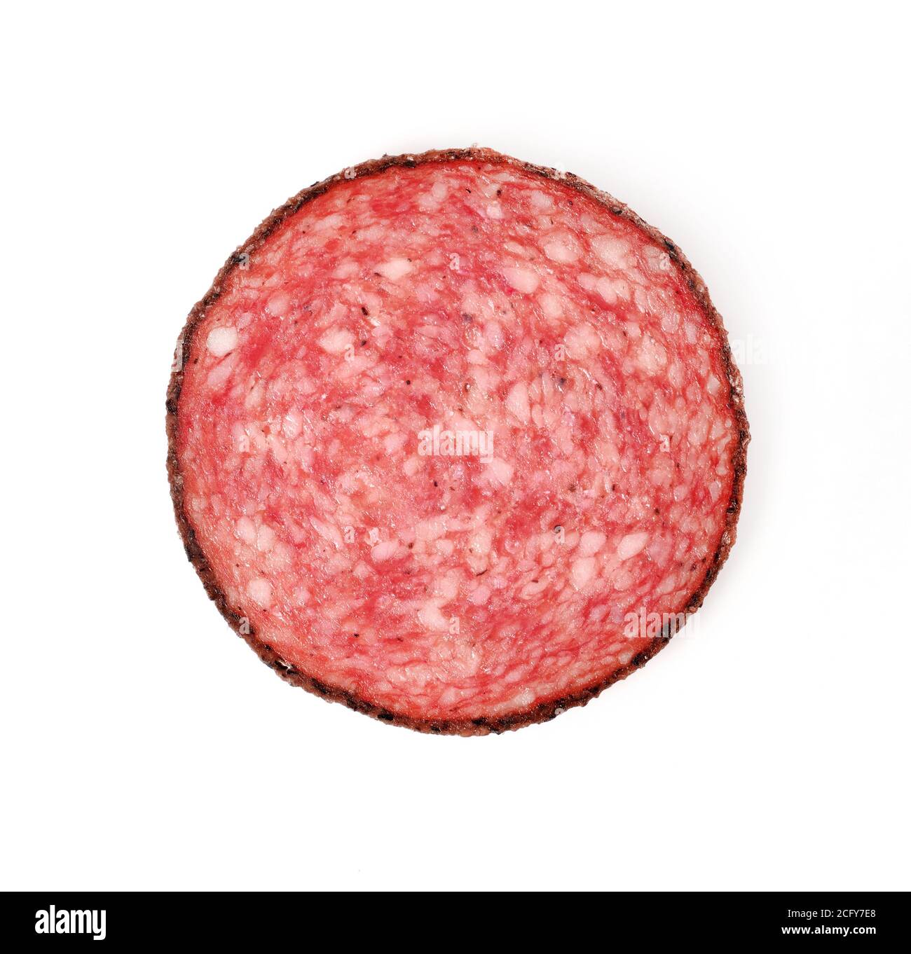 Tranche de salami isolée sur blanc Banque D'Images