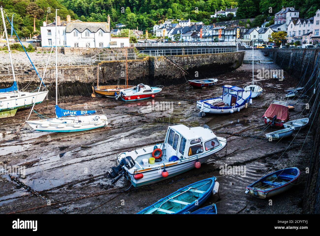 Bateaux amarrés dans le port de Lynmouth Devon. Banque D'Images