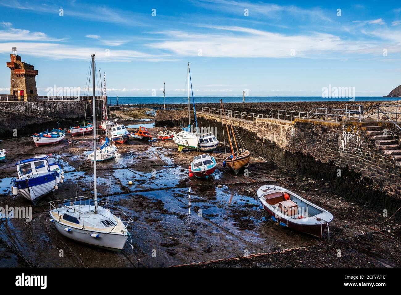 Bateaux amarrés dans le port de Lynmouth Devon. Banque D'Images