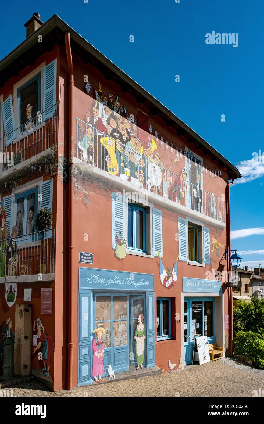 France, Rhône, le Beaujolais, Vaux en Beaujolais, Clochemerle fresque représentant les personnages du roman de Clochemerle réalisé par la société A Banque D'Images