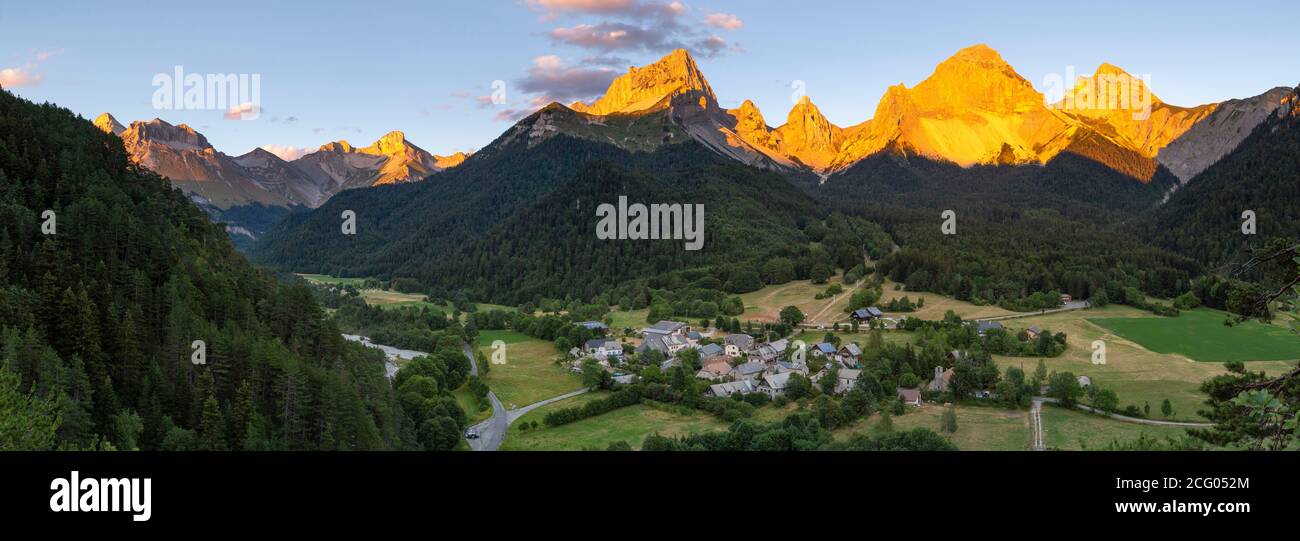 France, Drôme, Parc naturel régional du Vercors, vallée de Jarjatte, village de Jarjatte Banque D'Images