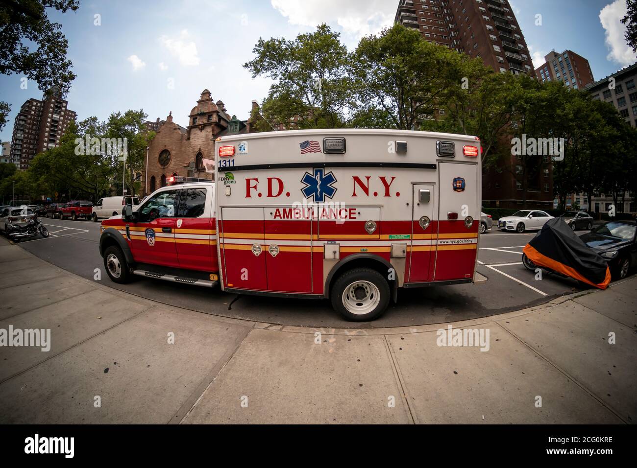 Ambulance FDNY garée à Chelsea, à New York, le dimanche 22 août 2020. (© Richard B. Levine) Banque D'Images