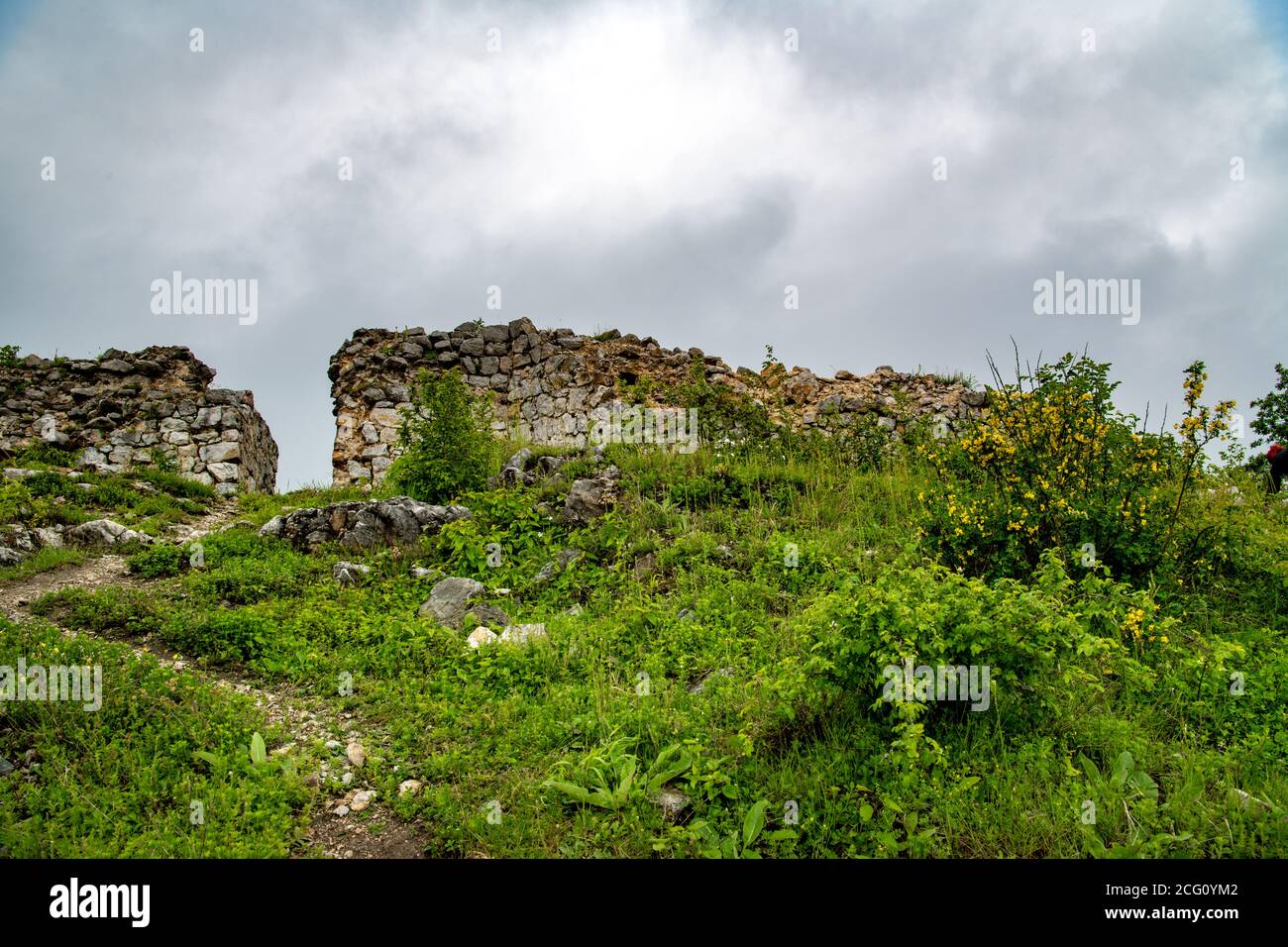 le fort de Solotnik a été construit au Moyen-âge du XIIIe siècle Tara montagne pour sécuriser une route sûre d'Uzice à Visegrad Banque D'Images