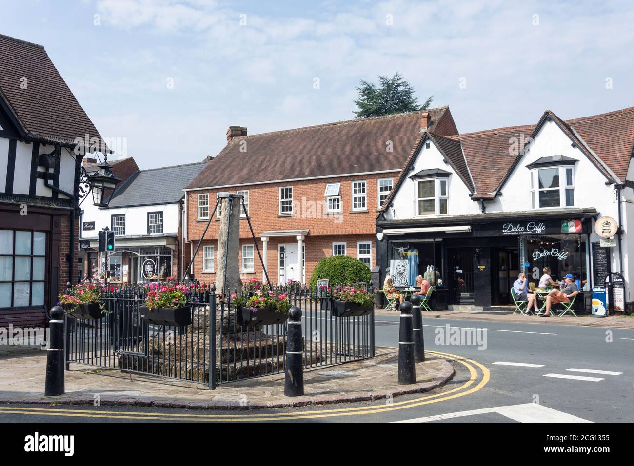 Croix du marché du XVe siècle, High Street, Henley-in-Arden, Warwickshire, Angleterre, Royaume-Uni Banque D'Images