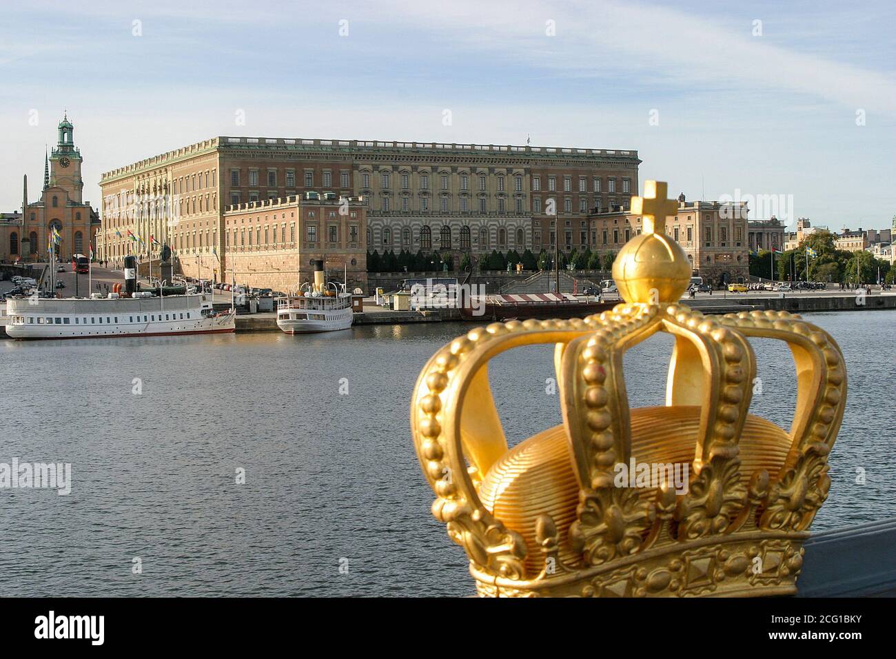 Le Palais Royal et le Storkyrkan à Stockholm, vus de Skeppsholmsbron. Banque D'Images
