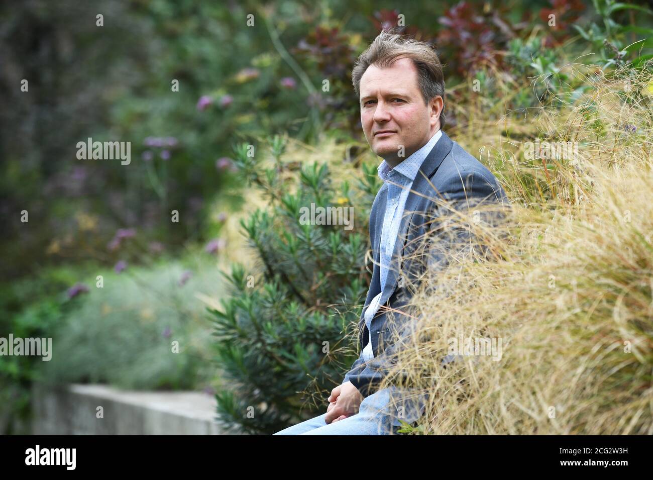 Richard Ratcliffe, le mari de Nazanin Zaghari-Ratcliffe, une femme britannique-iranienne emprisonnée, parle aux médias sur College Green, Westminster. M. Ratcliffe a lancé un appel aux responsables britanniques pour qu'ils insistent pour qu'ils assistent dimanche au deuxième procès de sa femme lorsqu'il commence à Téhéran. Banque D'Images