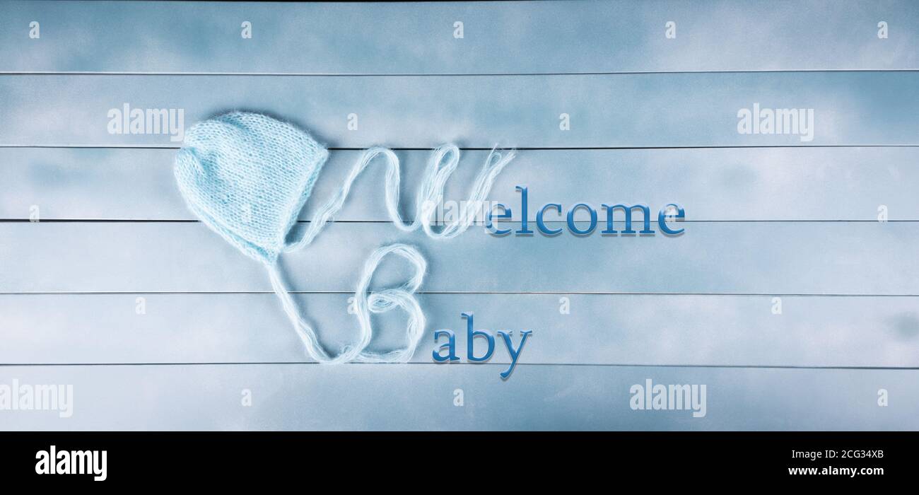 Accueillir Bebe Garcon Sur Fond De Bois Idee De Douche De Bebe Anniversaire Invitation Ou Carte De Vœux Concept Nouveau Ne Copier L Espace Photo Stock Alamy