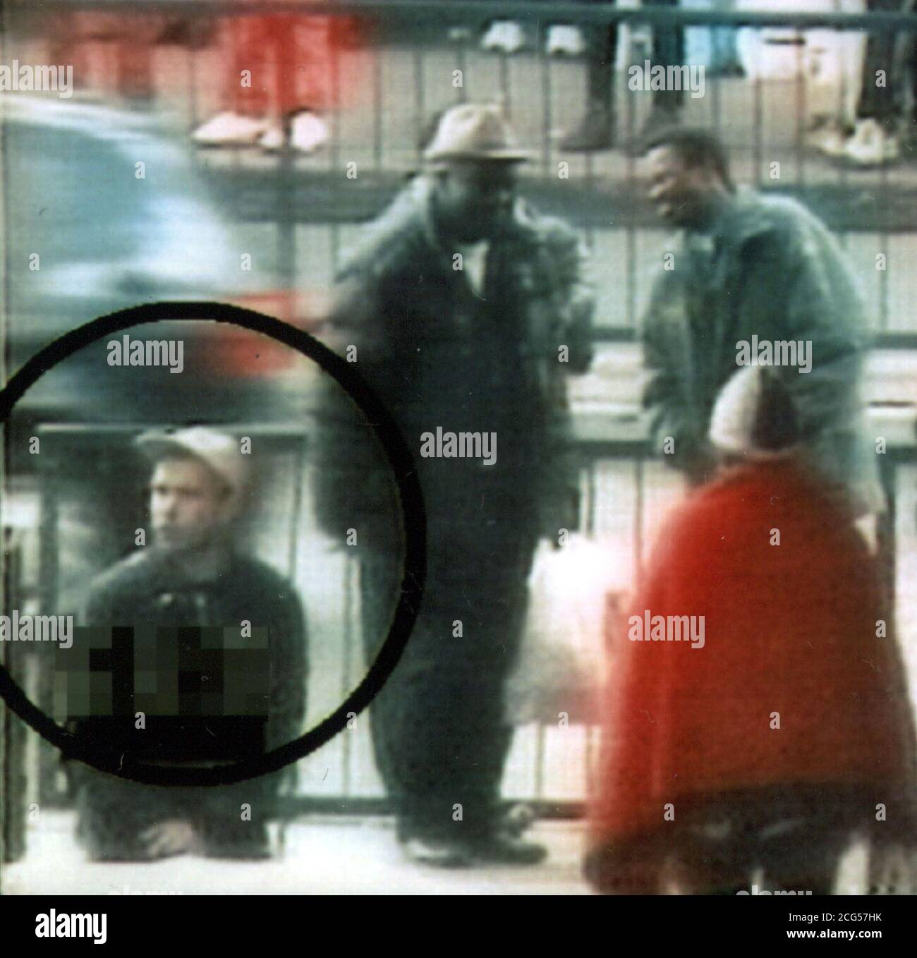 Image de CCTV émise par la Metropolitan police anti-terroriste Branch. 5/6/00: Un jury de Old Bailey a entendu que David Copeland, a plaidé coupable d'avoir causé trois explosions à Londres, a été reconnu à partir de photos de caméras de vidéosurveillance de Brixton. 30/6/00: reconnu coupable. * des meurtres d'Andrea dykes, John Light et Nik Moore. * «nous sommes très impatients de parler à cet homme pour l'éliminer de nos demandes de renseignements à ce stade», a déclaré le sous-commissaire adjoint Alan Fry, chef de la branche antiterroriste. Banque D'Images