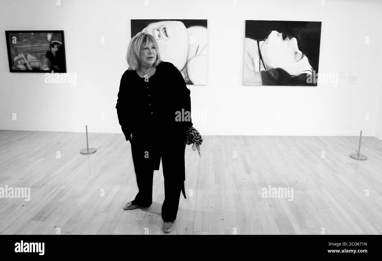 CONVERTI EN NOIR ET BLANC PAR LA PRESSE L'auteur-compositeur de L'ASSOCIATION Marianne fidèle après avoir ouvert l'exposition innocence et expérience à Tate Liverpool, Faithfull est la co-conservatrice de la nouvelle exposition. Banque D'Images