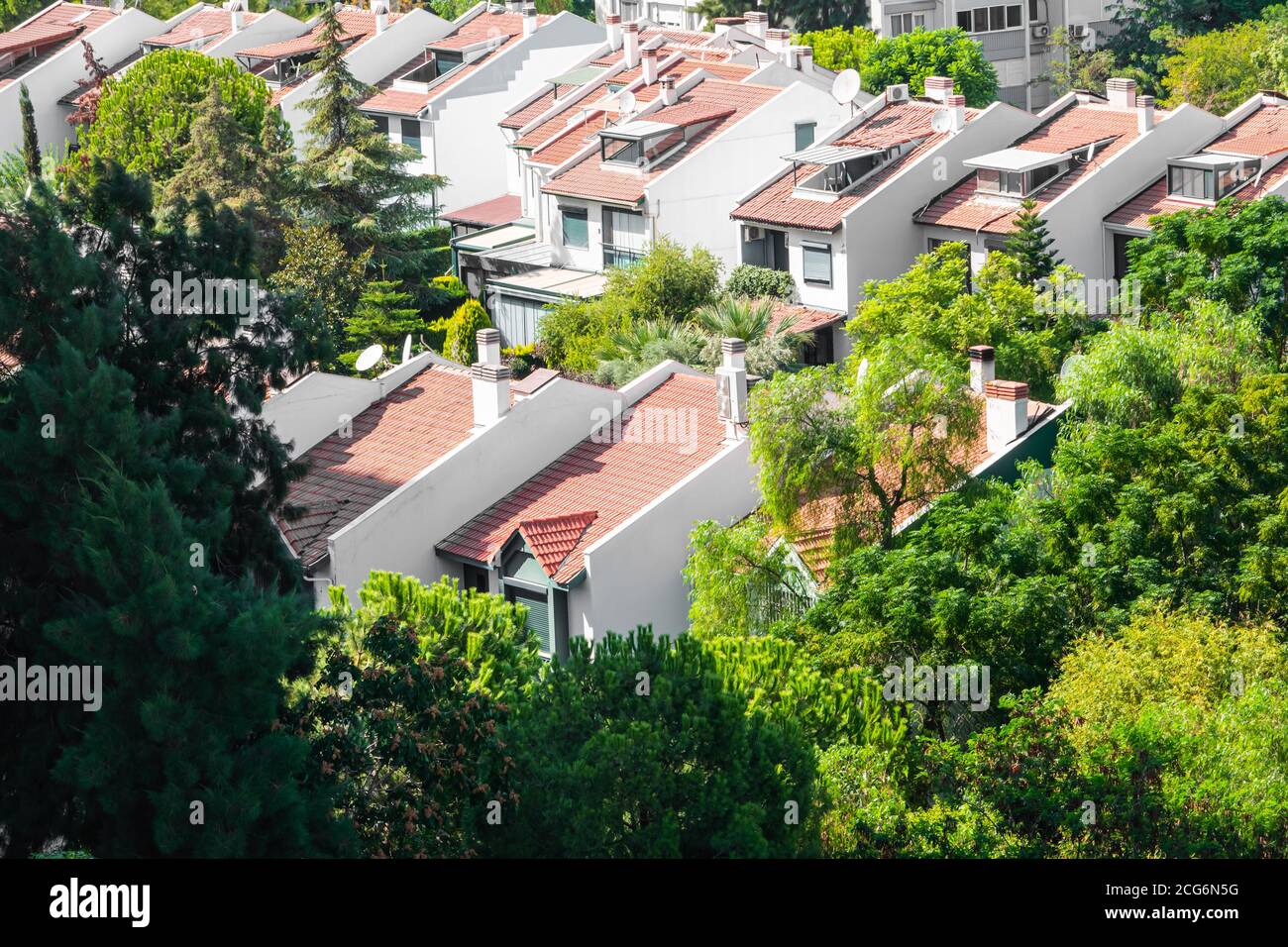 Villa collective avec vue aérienne en été. Banque D'Images