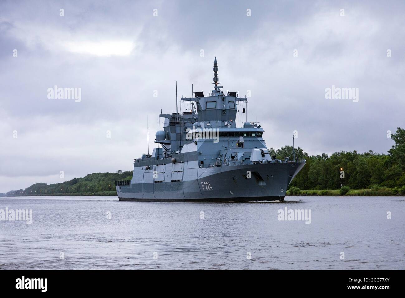 Frégate Sachsen-Anhalt (F 224) De la Marine allemande sur le canal de Kiel Banque D'Images