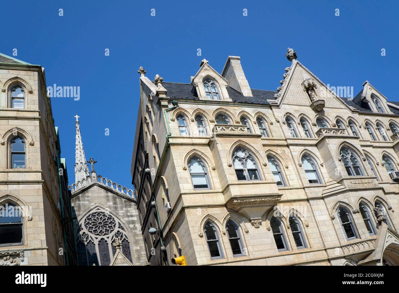 Grace Church School, vue à angle bas de la façade extérieure, 4th Avenue, New York City, New York, États-Unis Banque D'Images