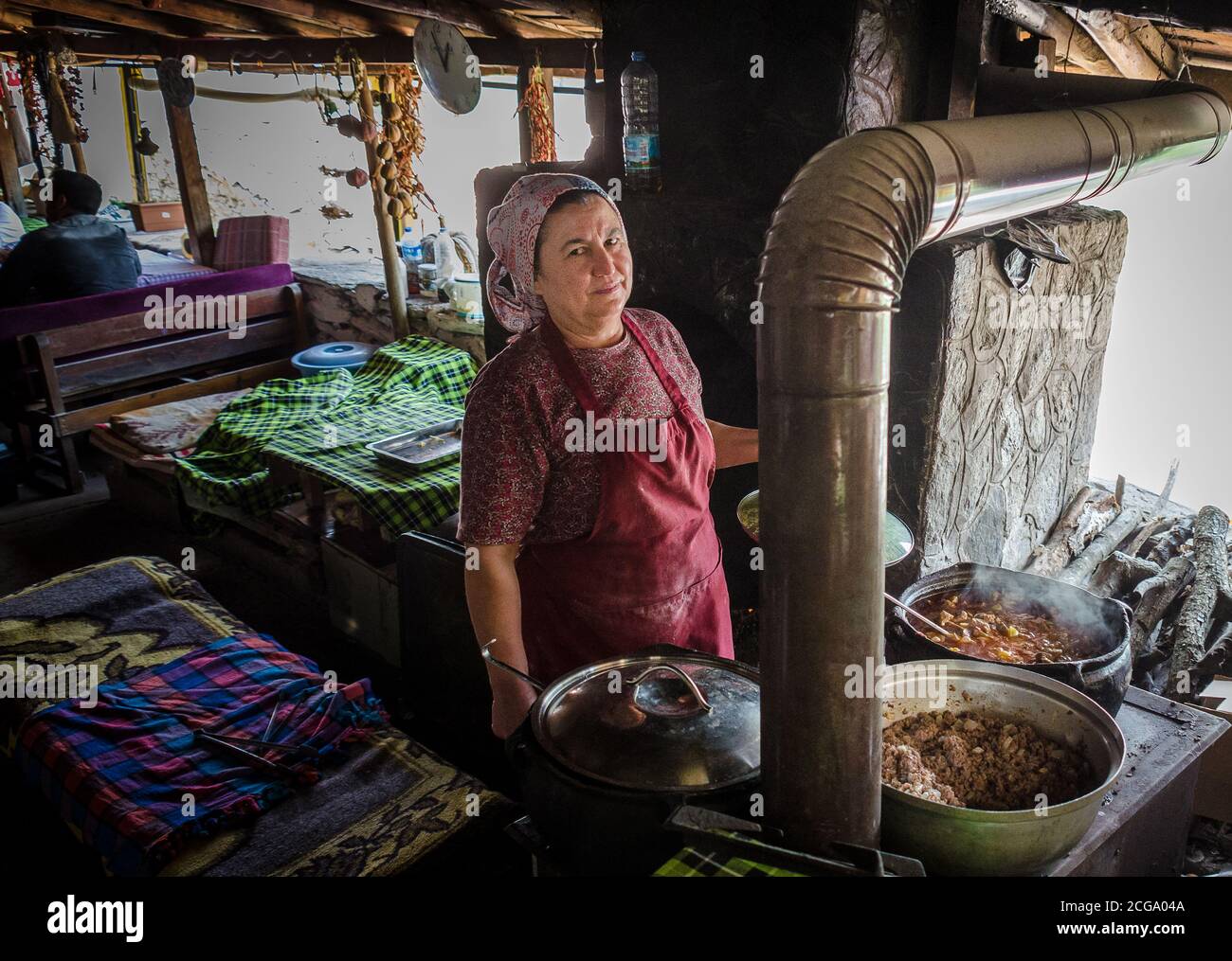 Cuisine turque préparation de la nourriture sur un bateau Banque D'Images