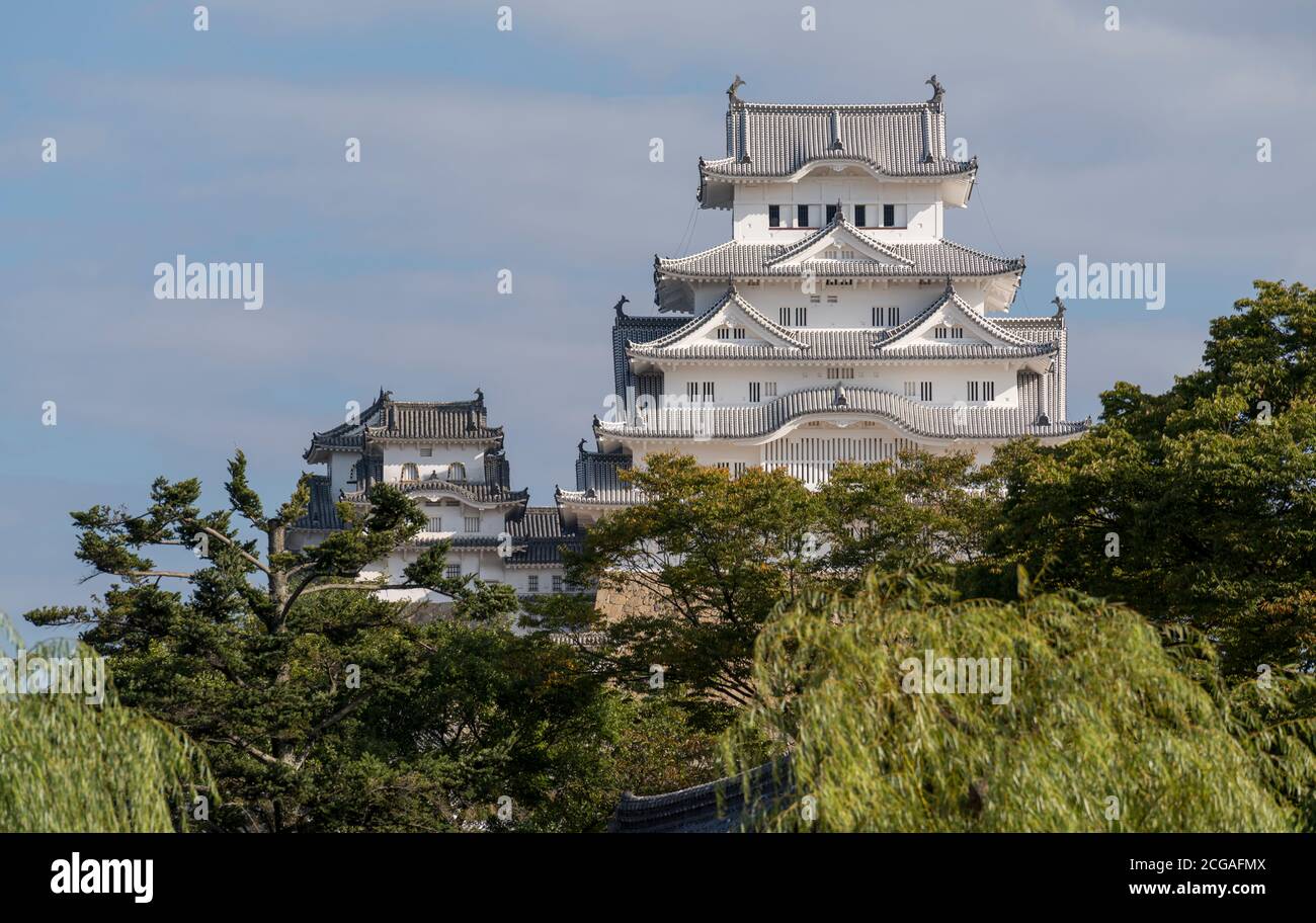 Château Himeji dans la préfecture de Hyogo, au Japon, vu peu après l'achèvement de la restauration en 2015. Banque D'Images