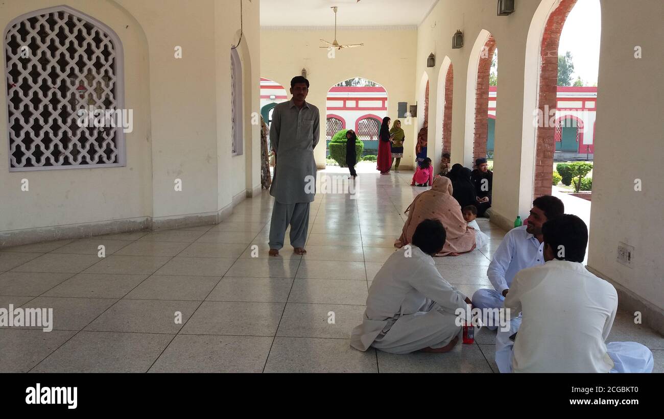 Visite de la tombe du Shah de Waris au cheikhupura Pakistan Banque D'Images