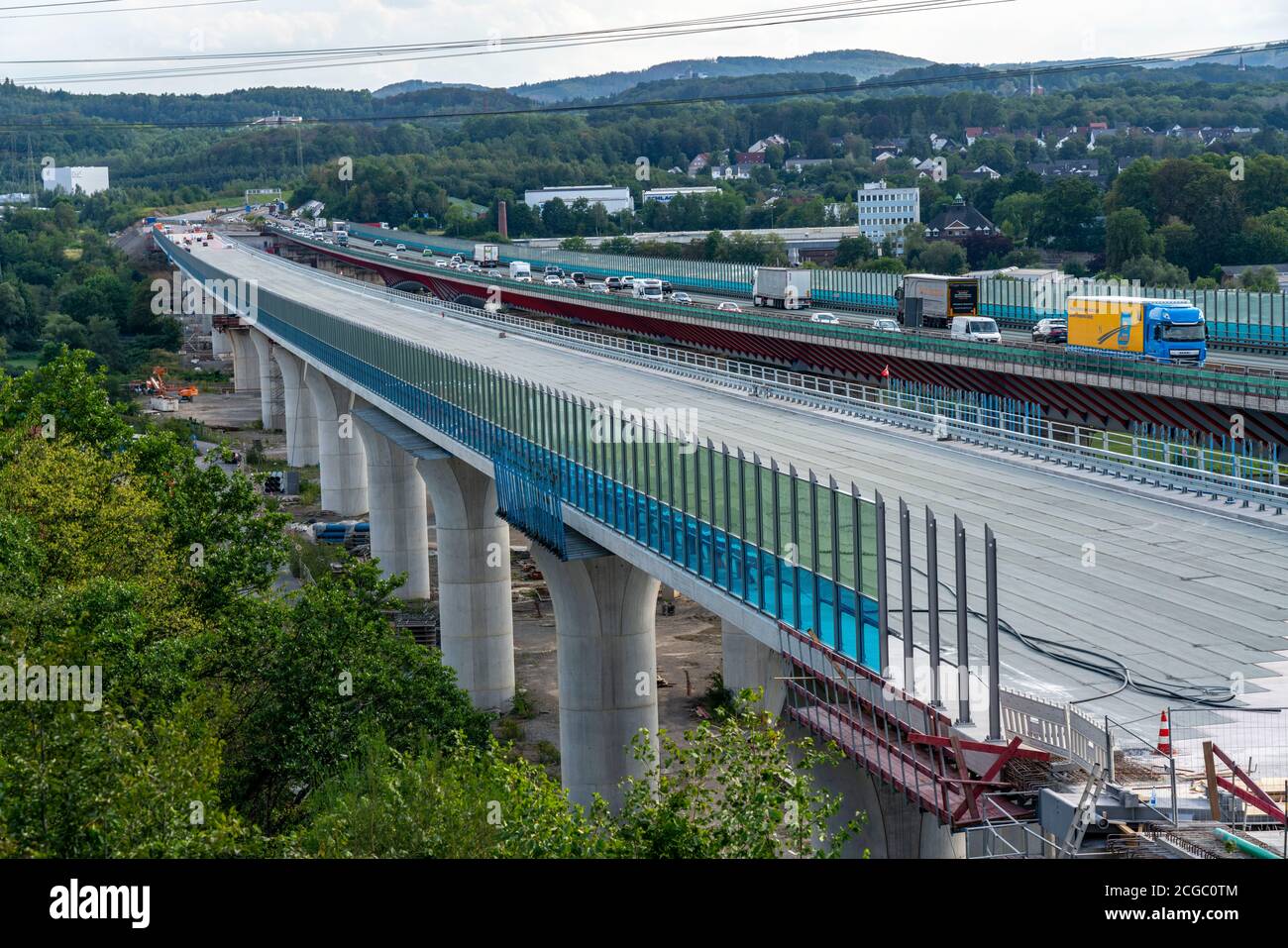 Nouvelle construction d'un pont autoroutier, site de construction du pont Lennetal de l'autoroute A45, Sauerlandrinie, sur la rivière Lenne, près de Hagen, N Banque D'Images