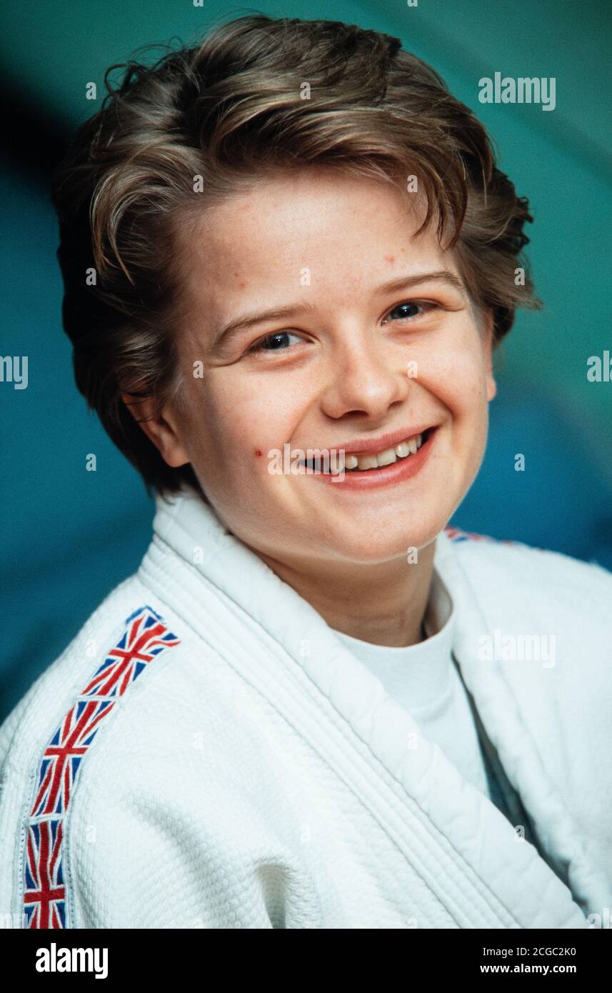 Nicola FairBrother, championne du monde de la lumière du judo, qui a remporté le titre à Hamilton, au Canada, en 1993. A également remporté l'argent aux Jeux Olympiques de 1992. 23 novembre 1993. Photo: Neil Turner Banque D'Images