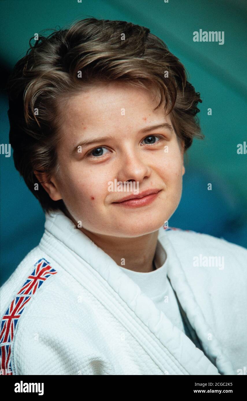 Nicola FairBrother, championne du monde de la lumière du judo, qui a remporté le titre à Hamilton, au Canada, en 1993. A également remporté l'argent aux Jeux Olympiques de 1992. 23 novembre 1993. Photo: Neil Turner Banque D'Images