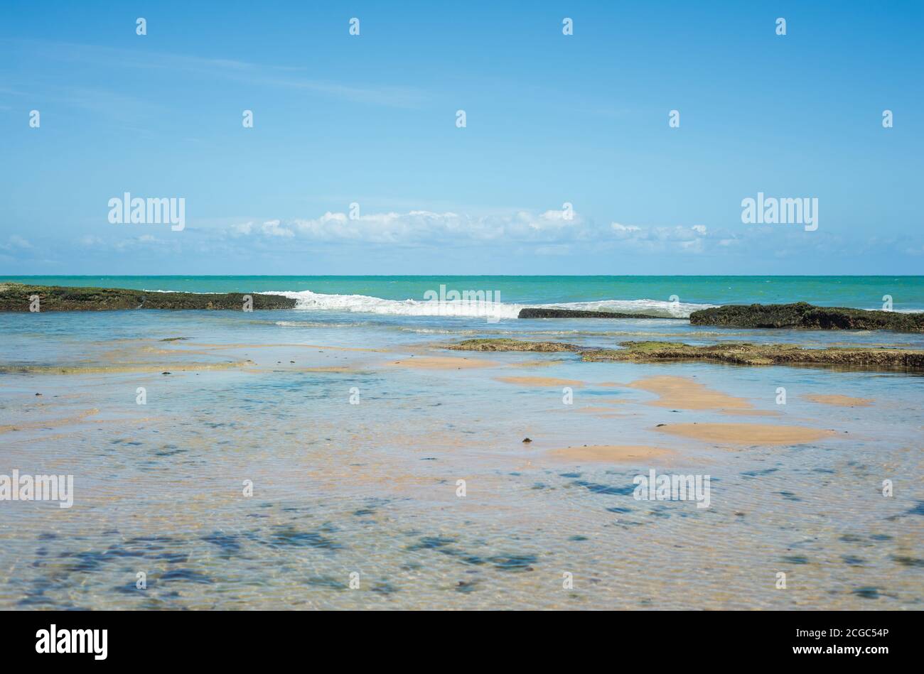 Eaux cristallines de l'océan et récif de lagune, plage de Recife, Brésil Banque D'Images