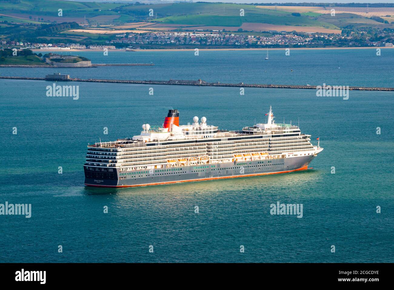 Portland, Dorset, Royaume-Uni. 10 septembre 2020. Le bateau de croisière  vide Cunard Queen Victoria à l'ancre dans le port de Portland à Dorset  pendant la fermeture de la croisière due à Covid-19.