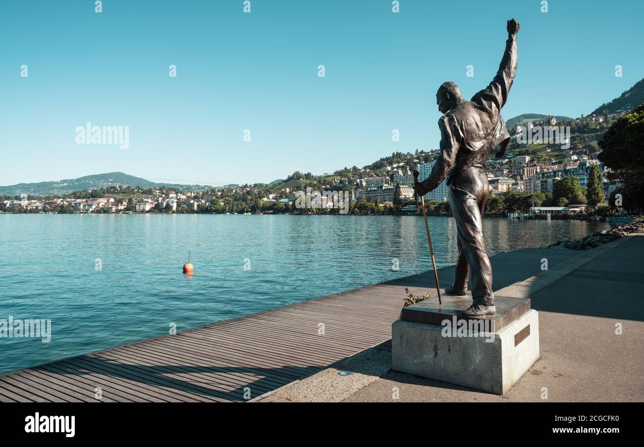 Montreux Suisse , 5 juillet 2020 : Freddie Mercury ancien chef du groupe musical Queen statue de bronze de l'artiste Irena sur la rive du lac de Genève à Montreux SWI Banque D'Images