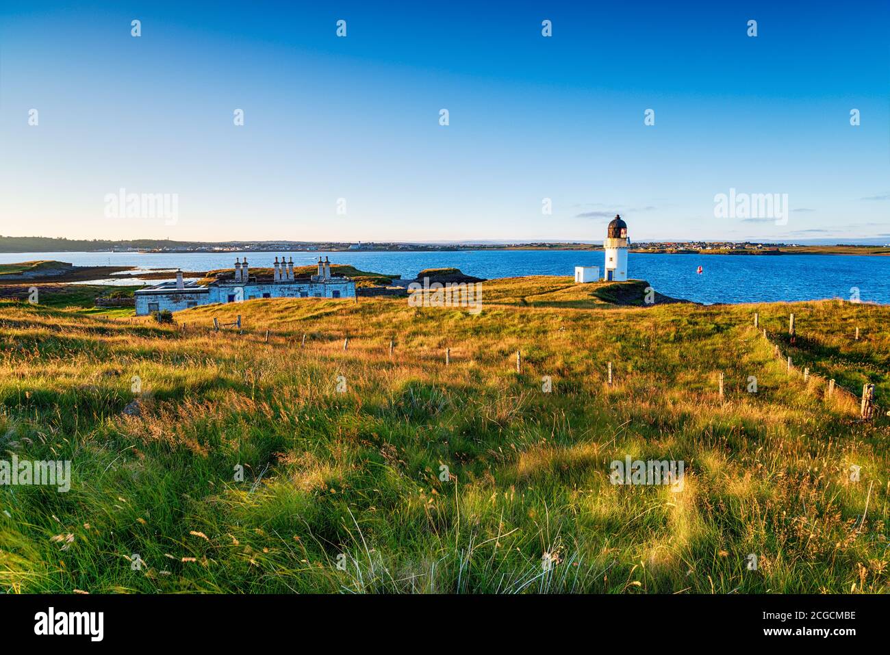 Soirée d'été au phare d'Arnish point surplombant Stornoway port sur l'île de Lewis dans les Hébrides extérieures De l'Ecosse Banque D'Images