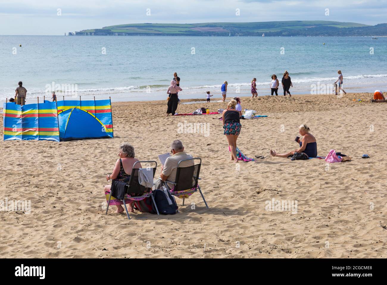 Bournemouth, Dorset, Royaume-Uni. 10 septembre 2020. Météo au Royaume-Uni : chaud et ensoleillé, tandis que les visiteurs se rendent au bord de la mer pour profiter du soleil sur les plages de Bournemouth. Crédit : Carolyn Jenkins/Alay Live News Banque D'Images