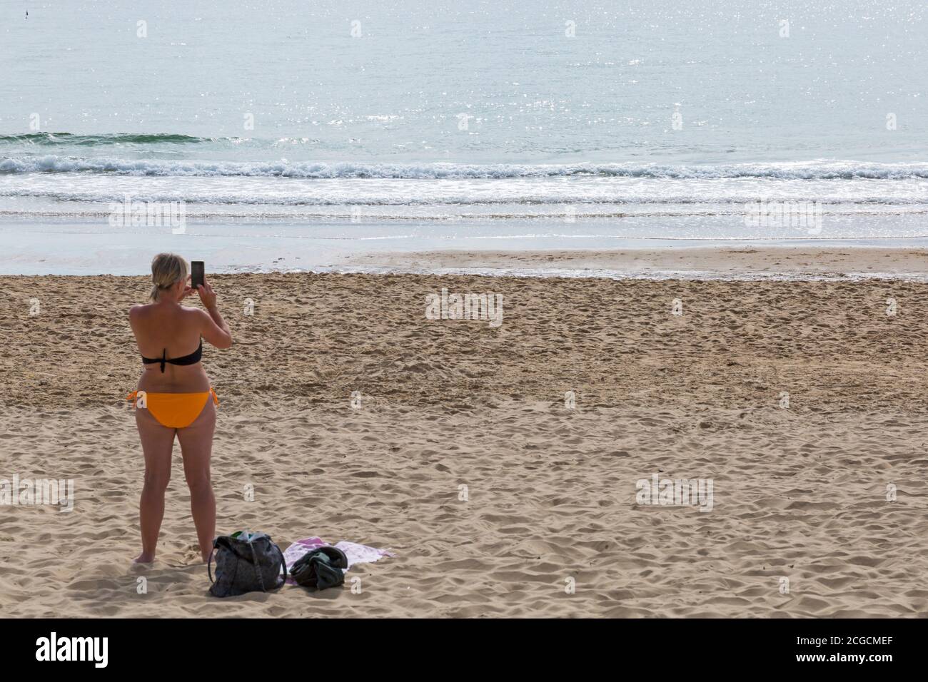 Bournemouth, Dorset, Royaume-Uni. 10 septembre 2020. Météo au Royaume-Uni : chaud et ensoleillé, tandis que les visiteurs se rendent au bord de la mer pour profiter du soleil sur les plages de Bournemouth. Crédit : Carolyn Jenkins/Alay Live News Banque D'Images