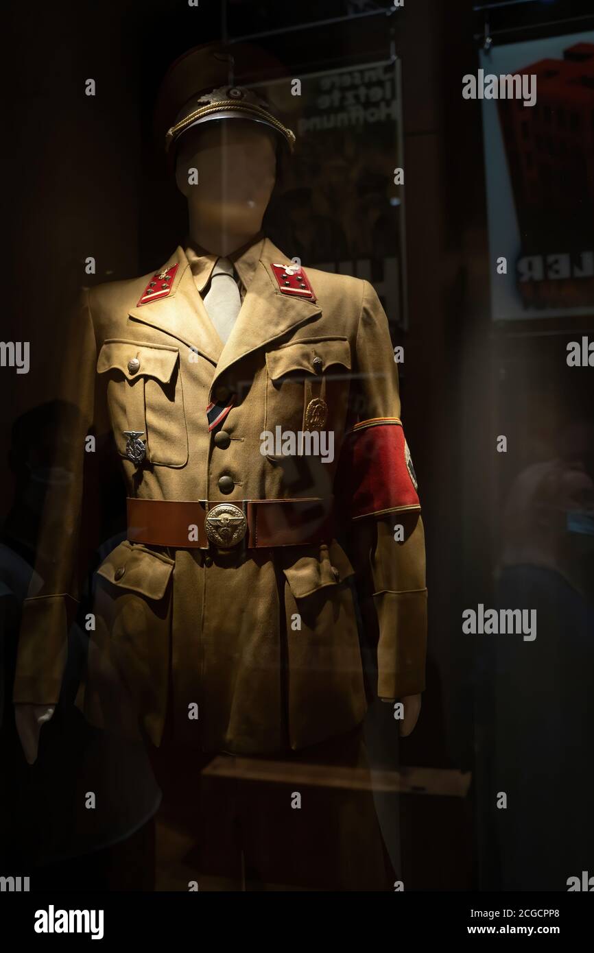 Gdansk, Pologne du Nord - 13 août 2020 : uniforme nazi pendant la guerre mondiale dans le célèbre musée de la guerre mondiale situé dans le centre-ville Banque D'Images