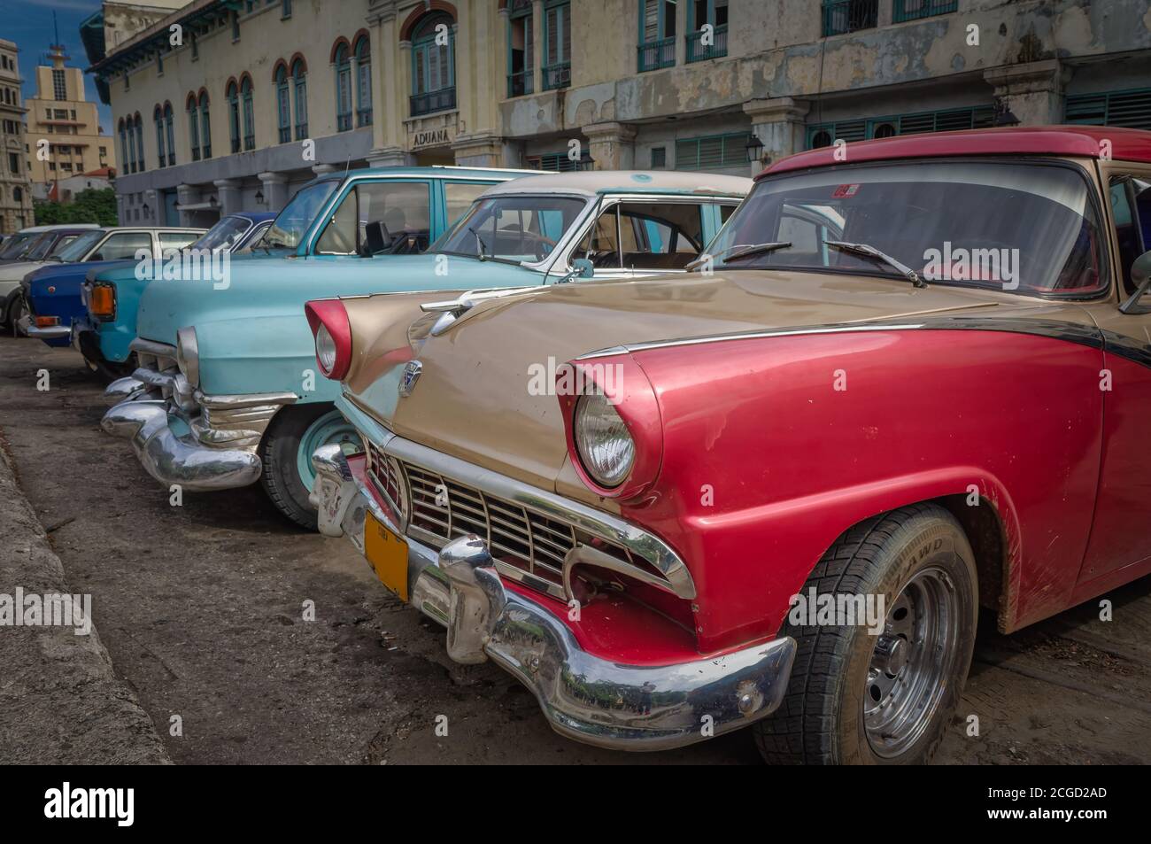 Voitures anciennes classiques à la Havane, Cuba Banque D'Images