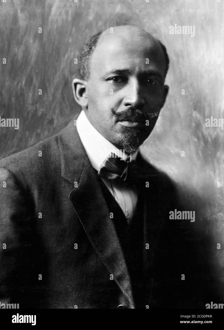 W E B du Bois. Portrait de William Edward Burghardt du Bois (1868-1963) par C M Battey, c.1919. Du Bois était un sociologue américain, un socialiste, un historien et un militant des droits civils. Banque D'Images