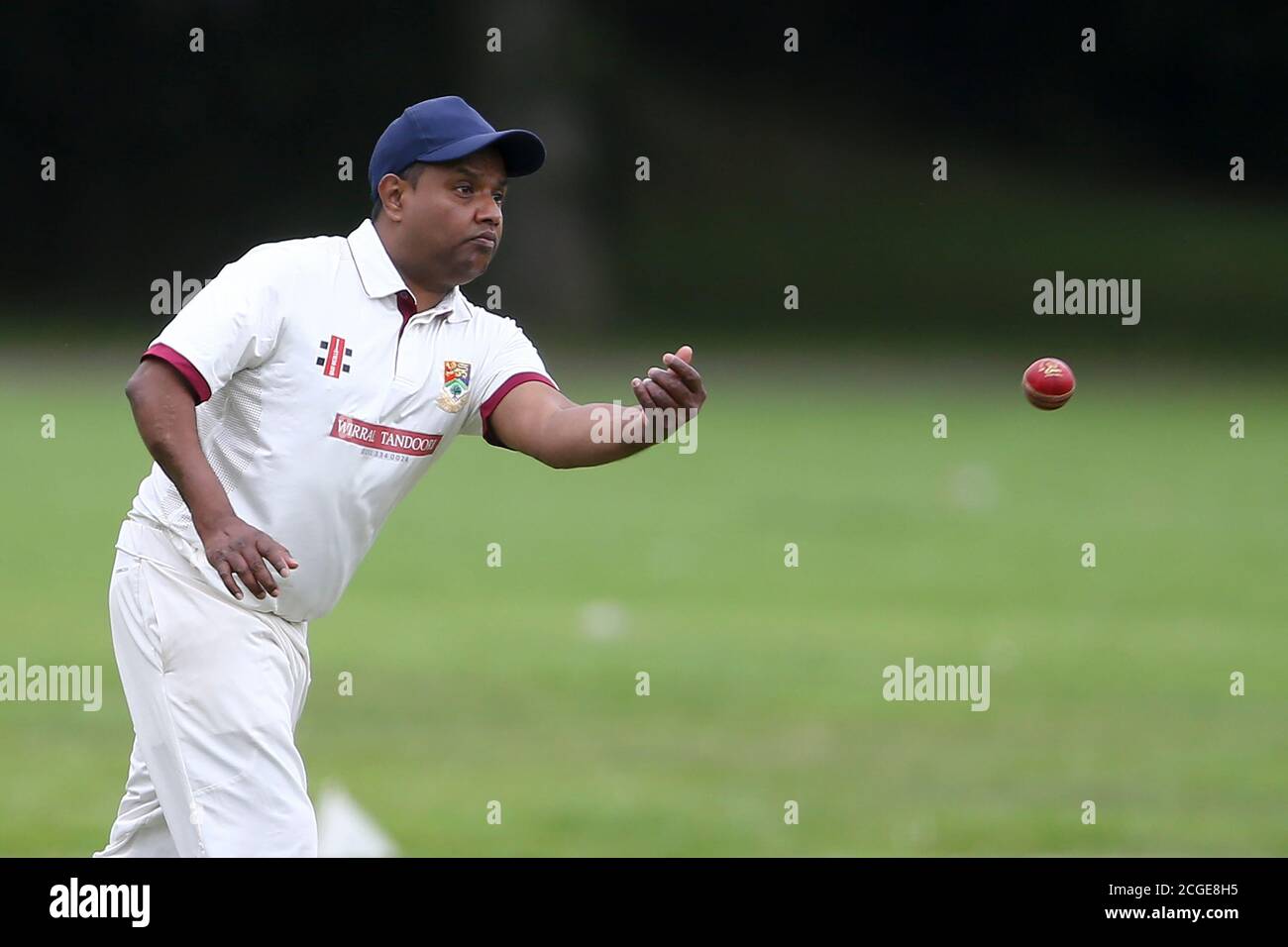 Le cricket amateur en tant que Birkenhead St Mary’s Cricket Club hôte du Merseyside Commonwealth Conference Cricket Club à Birkenhead Park le samedi 1er août 20. Banque D'Images