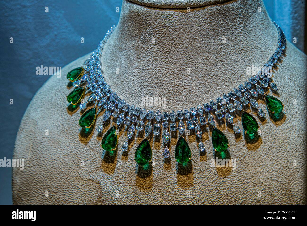 macro prises de diamants traditionnels collier pendentif bijoux. mode concept Banque D'Images