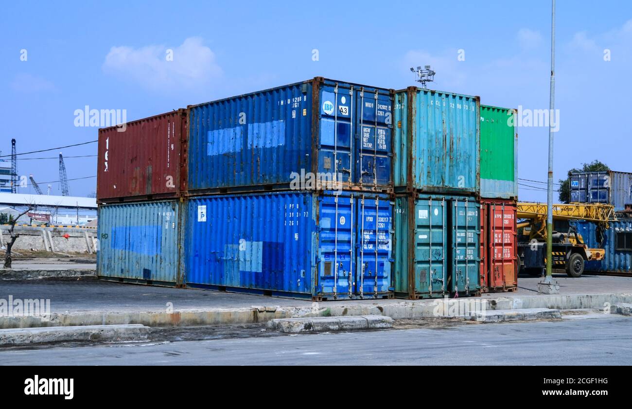 Jakarta, Indonésie - 1er septembre 2019 : boîte de conteneurs au port de Sunda Kelapa. Banque D'Images