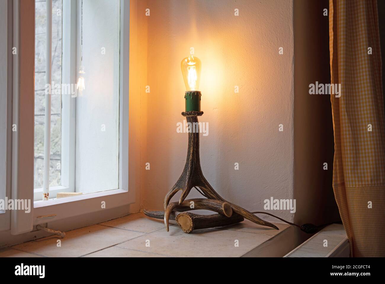 Lumière vintage dans le château, bois avec ampoule Banque D'Images