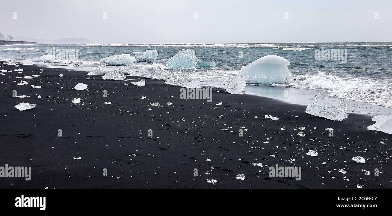 Plage de diamants. Lagon du glacier de Jokulsarlon. Sud-est de l'Islande. Banque D'Images