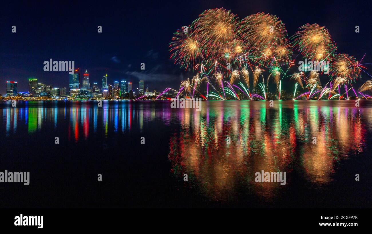 Feux d'artifice de Perth le jour de l'Australie Banque D'Images
