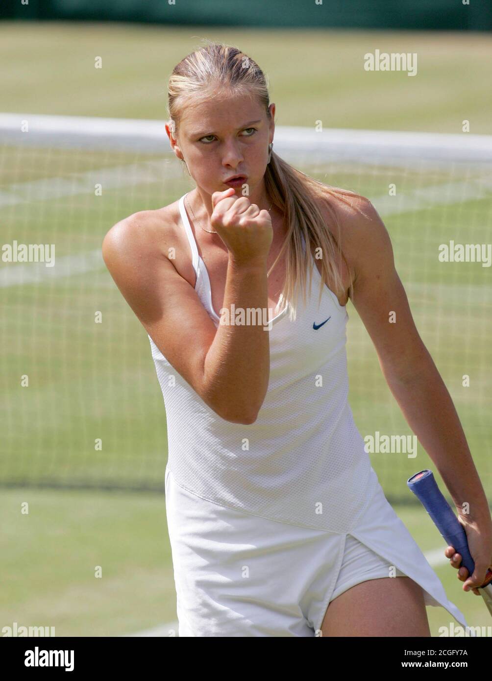 MARIA SHARAPOVA WOMEN'S SINGLES FINAL, WIMBLEDON TENNIS CHAMPIONSHIPS, LONDRES, GRANDE-BRETAGNE - 03 JUL 2004 PHOTO CREDIT : © MARK PAIN / PHOTO DE STOCK D'ALAMY Banque D'Images