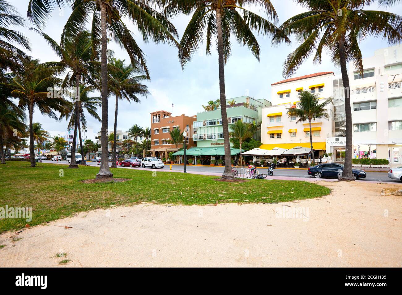 South Beach, Miami Beach, Floride, États-Unis - magasins et hôtels de style art déco dans la célèbre rue Odean Drive à Miami. Banque D'Images