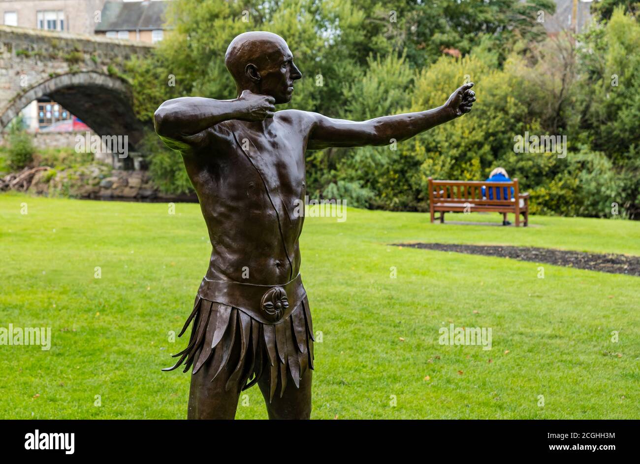 La sculpture Archer de Svetlana Kondakova & Maja Quille sur la rive de l'Esk, Musselburgh, East Lothian, Écosse, Royaume-Uni Banque D'Images