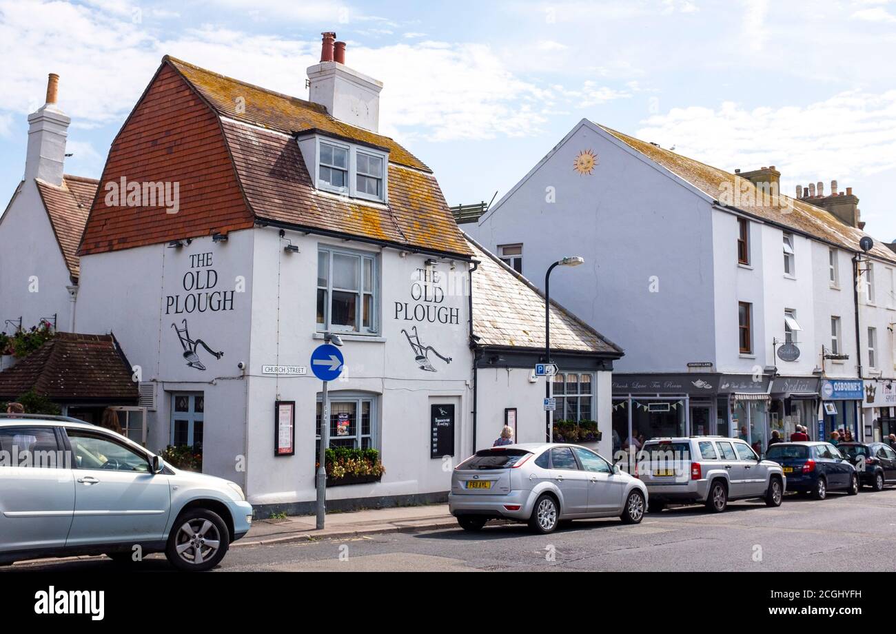 Vues et paysages de la ville de Seaford East Sussex - l'ancien Pub de la charrue en centre-ville Banque D'Images