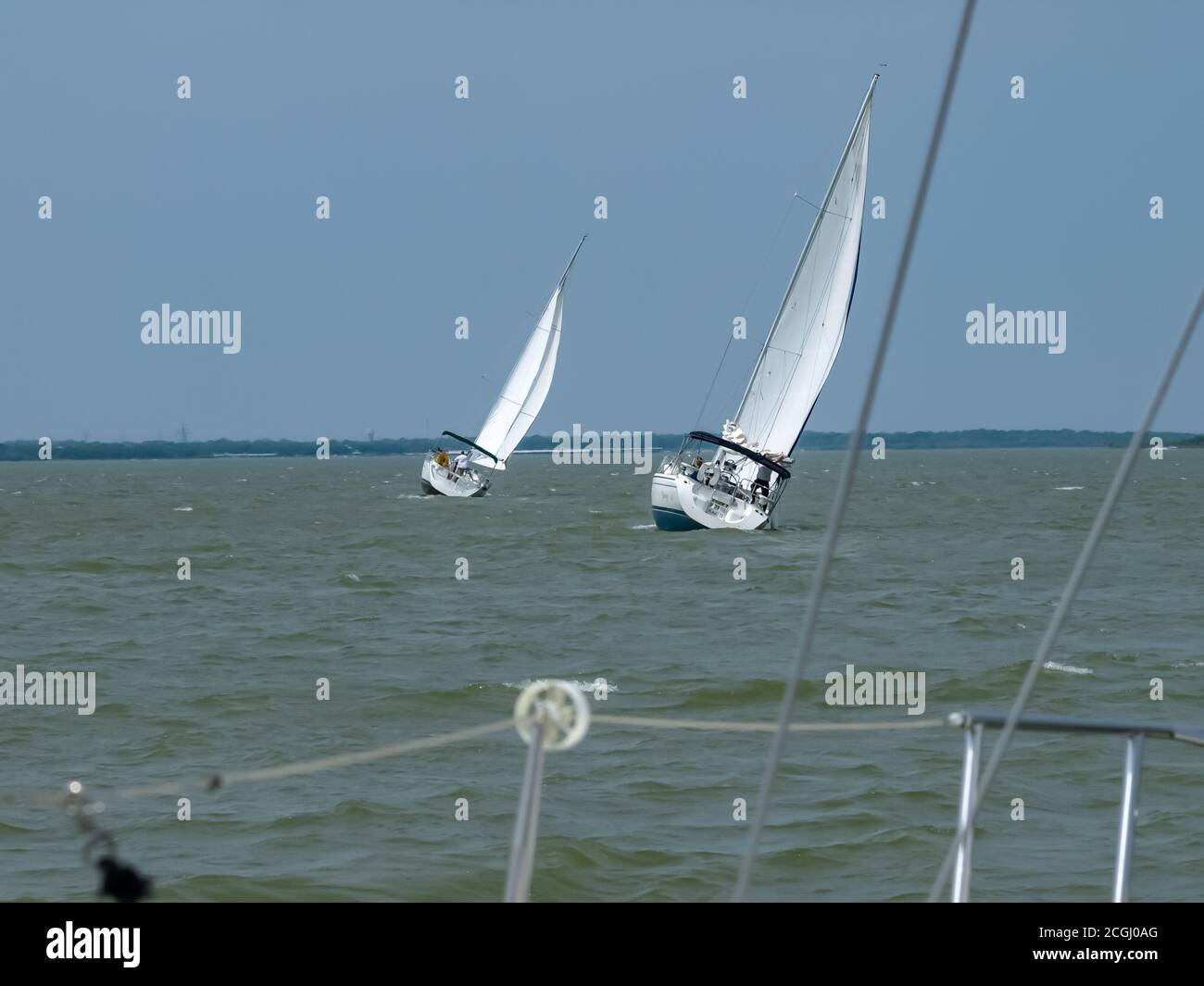 Voiliers sur le lac Lewisville Banque D'Images